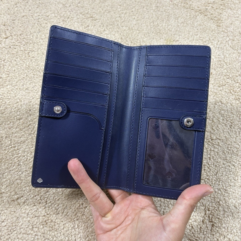 Kate Spade Two Toned BiFold Wallet With Snap Closure In Excellent Condition - Picture 3 of 5